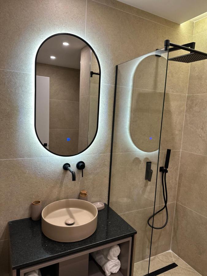 Agate Self Check In Hotel Tirana
